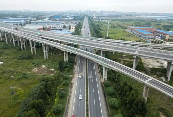 【決戰(zhàn)四季度】舊路煥新顏！這條路預(yù)計明年1月完成修復(fù)！